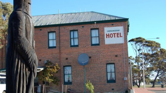 Robert John Coles: Gnowangerup Hotel co-owner sentenced for domestic abuse of partner at pub – MASHAHER