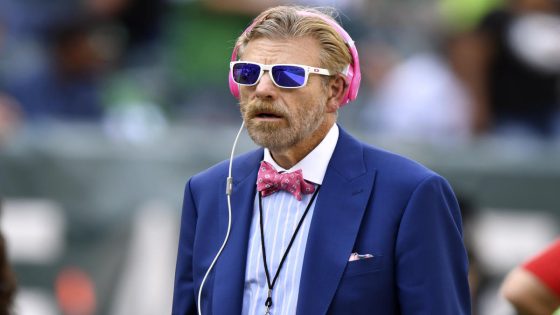 Philadelphia radio host Howard Eskin suspended from Phillies home games over ‘unwelcome kiss’ – MASHAHER