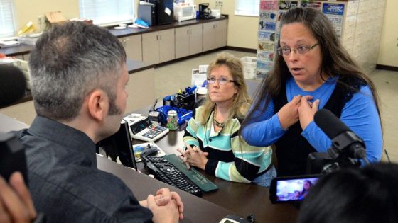 Former Kentucky county clerk Kim Davis, who opposed gay marriage, appeals ruling over attorney fees – MASHAHER