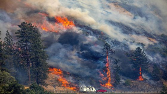 Video shows escape through flames and smoke as wildfire begins burning the outskirts of Idaho town – MASHAHER