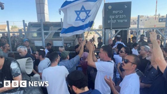 Israeli protesters enter Sde Teiman army base after soldiers held over Gaza detainee abuse – MASHAHER