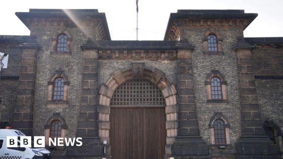 Wandsworth Prison officer in court over sex in cell video – MASHAHER