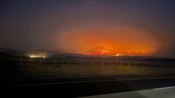 Oregon fire is the largest burning in the US. Officials warn an impending storm could exacerbate it – MASHAHER