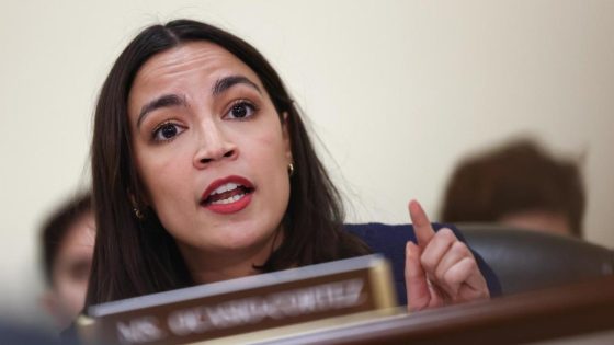 Alexandria Ocasio-Cortez introduces articles of impeachment for Supreme Court Justices Samuel Alito, Clarence Thomas – MASHAHER