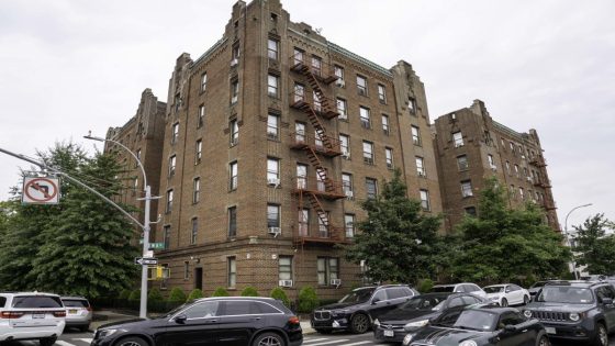 Grandma, mother, 2 children fatally stabbed in Brooklyn, relative in custody: NYPD – MASHAHER