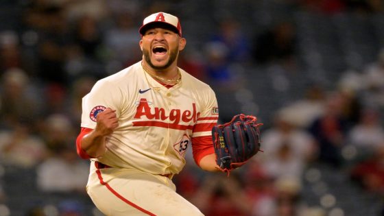 Phillies acquire Angels closer Carlos Estevez for 2 prospects – MASHAHER