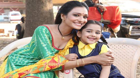 Bhagya Lakshmi: Aishwarya Khare reveals she initially had ‘doubts’ about shooting with a kid; says, “Initially, I had my doubts but Trisha is a very talented and mature girl” : Bollywood News – MASHAHER