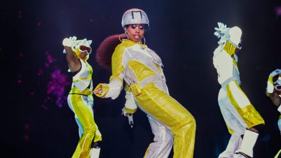 Missy Elliott Brings Spectacle to Out of This World Tour in L.A. – MASHAHER