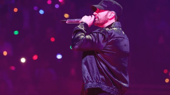 Eminem Unseats Taylor Swift on Album Charts – MASHAHER