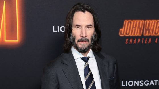 Keanu Reeves’ Knee Cracked Open During Set Injury With Aziz Ansari – MASHAHER