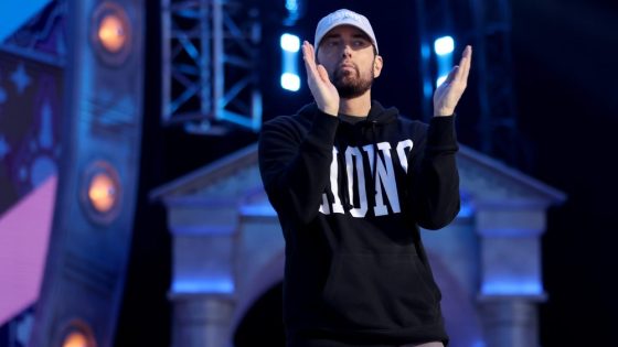 Eminem Releases Video for ‘Tobey’ Featuring Big Sean and Babytron – MASHAHER