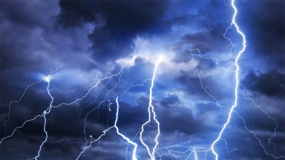 Florida teenager ‘lucky to be alive’ after being struck by lightning while doing yard work – MASHAHER