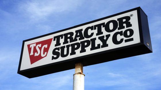 Black farmers’ association calls for Tractor Supply CEO’s resignation after company cuts DEI efforts – MASHAHER