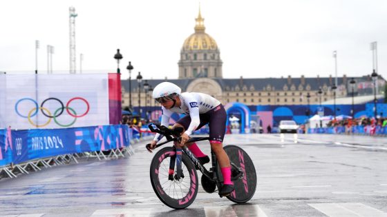 2024 Paris Olympics: American Chloé Dygert takes bronze in cycling time trials despite fall, triathlete Taylor Knibb finishes 19th – MASHAHER