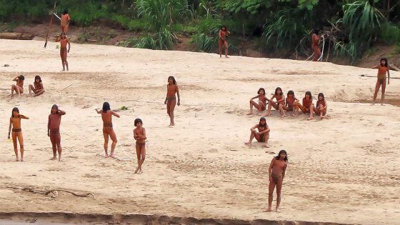 Rare pictures released of uncontacted Amazon rainforest tribe in Peru emerging near logging site – MASHAHER