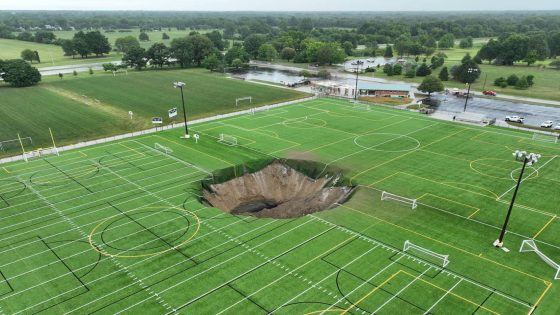 How mud buildup in an ancient cave may have caused the giant sinkhole in Alton park – MASHAHER