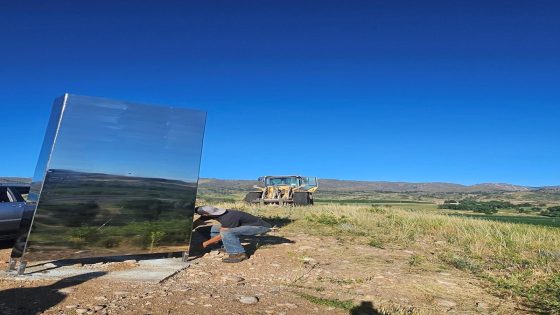 Mysterious Colorado monolith removed by landowner due to overwhelming popularity – MASHAHER