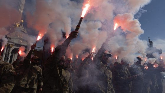 Thousands in Ukraine honor soldiers killed in blast and urge government to get prisoners freed – MASHAHER