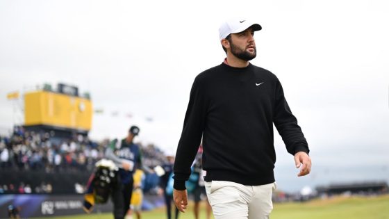 Sick caddie, little links experience, Scottie Scheffler still contending at The Open – MASHAHER