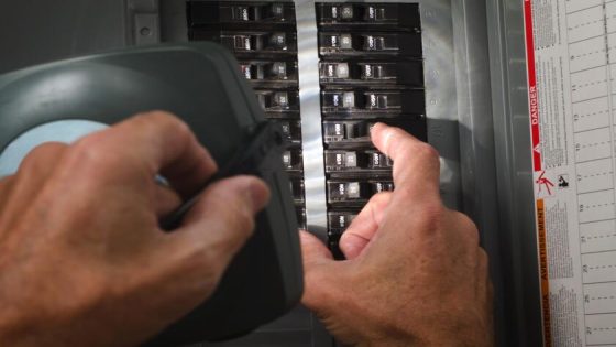 Police shut off circuit breaker swiping scheme in Riverside County – MASHAHER