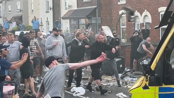 Police clash with far-right mob outside Southport mosque after knife killings – MASHAHER