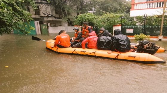 Rain Red Alert For Mumbai Today, Cops Ask People To “Stay Indoors” – MASHAHER