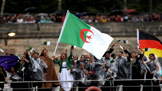 2024 Paris Olympics: Why Algerian athletes tossed red roses into the Seine during the Opening Ceremony – MASHAHER