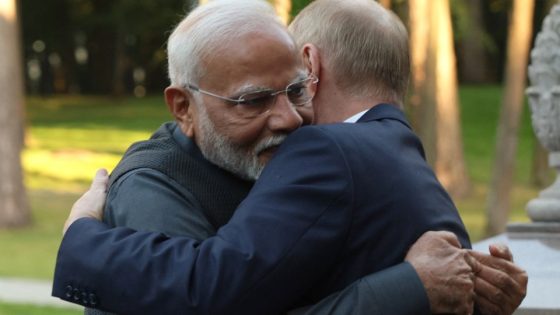 CNN reporter reacts to Putin, Modi hug amid children’s hospital strike in Ukraine – MASHAHER