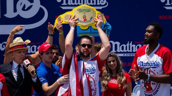 Patrick Bertoletti wins Nathan’s Hot Dog Eating Contest with 58 as Miki Sudo sets new women’s division record with 51 – MASHAHER