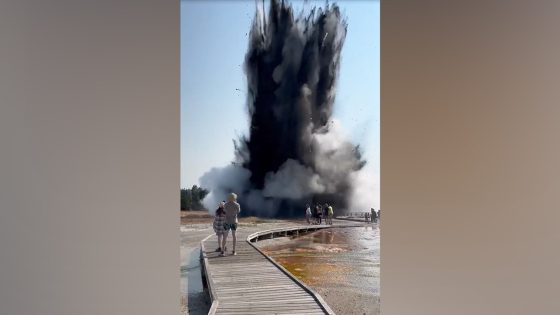 Yellowstone geyser explosion sends visitors running – MASHAHER