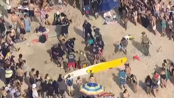 San Diego lifeguards rescue teen girl ‘buried up to neck’ after sand hole collapses at beach – MASHAHER