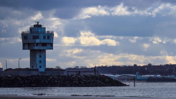 Rescuers search for boy missing after swimming with friends in the Mersey at Crosby beach | UK News – MASHAHER