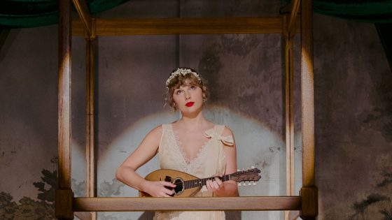 Taylor Swift’s childhood items to go on show at V&A | Ents & Arts News – MASHAHER