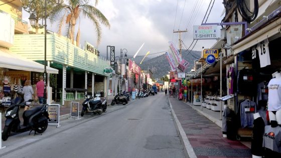 British tourists covered in blood after street brawl in Malia where two women fight ‘over a man’ – MASHAHER