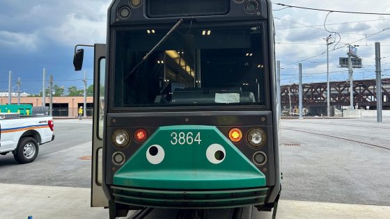 Some Boston subway trains are now sporting googly eyes – MASHAHER