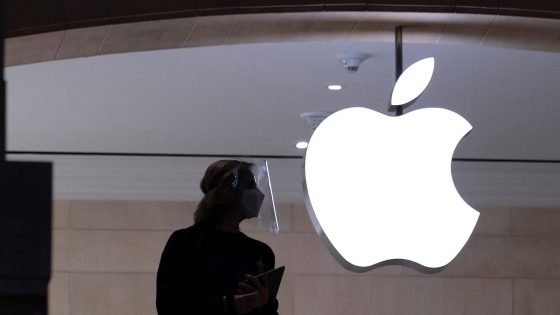 Apple reaches first union contract with store employees – MASHAHER