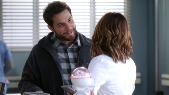 So Help Me Todd’s Skylar Astin Reflects On His ‘Sex Bear’ Days On Grey’s Anatomy, And There’s A Lot To Unpack Here – MASHAHER