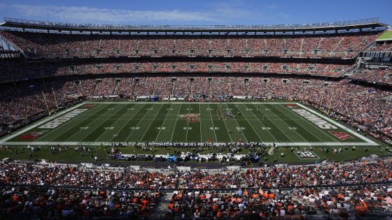 Browns’ plans for move to new dome stadium hits snag as county backs city’s renovation proposal – MASHAHER