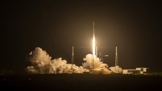 FAA grounds SpaceX after rocket falls over in flames at landing – MASHAHER