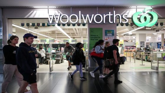 Woolworths and Coles FY24 earnings to show challenging outlook for supermarkets – MASHAHER