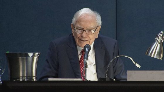 Warren Buffett’s Berkshire Hathaway sold nearly half its stake in Apple – MASHAHER