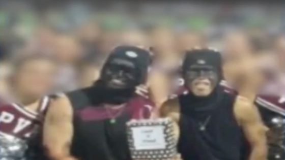 Students pictured wearing blackface at football game celebrated for school spirit as parents outraged – MASHAHER