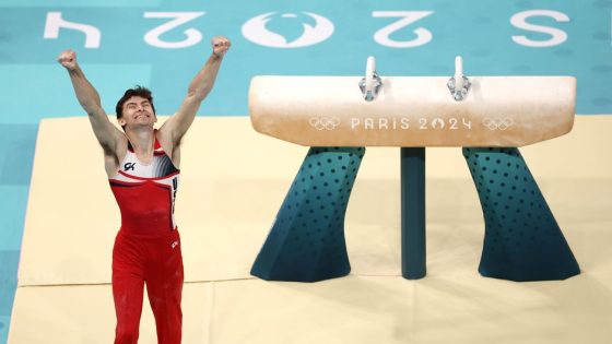 ‘Clark Kent of pommel horse’ Stephen Nedoroscik wins bronze – MASHAHER