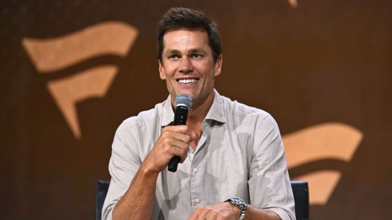 Tom Brady takes ‘little’ jab at Giants QB Jones at Fanatics Fest – MASHAHER