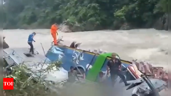 Several people feared dead as Indian passenger bus plunges into Marsyangdi river in Nepal | India News – MASHAHER