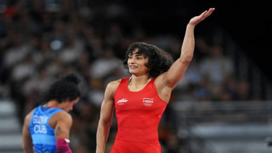 Indian wrestling star Vinesh Phogat disqualified before gold medal bout after coming in 100 grams overweight – MASHAHER