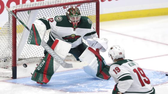 Former Wild, Gophers Goaltender Signs in EIHL – MASHAHER