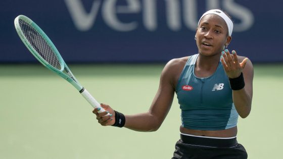 Cincinnati Open: Rain halts Alcaraz as defending champion Gauff crashes out; Sabalenka, Zverev advance – MASHAHER