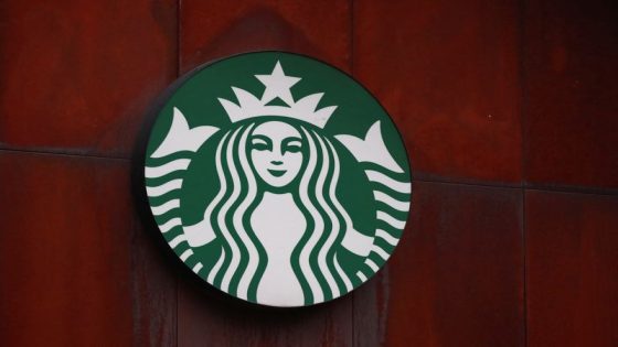 Elliott offers Starbucks settlement to allow CEO to keep top job, CNBC reports – MASHAHER