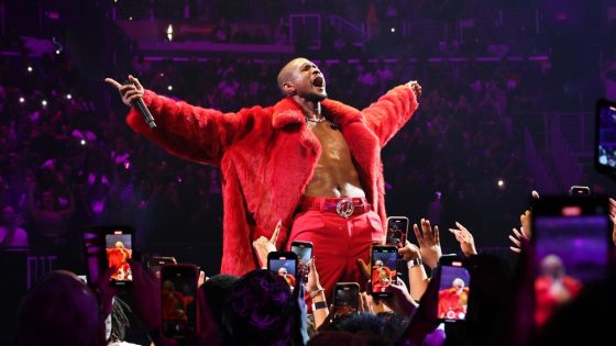 Usher Dazzles at ‘Past Present Future’ Tour Opener: Concert Review – MASHAHER